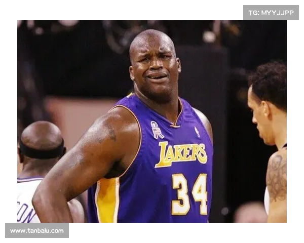 NBA球星表情大揭秘 他们赛场上的每个细节与面部表情背后的故事 NBA球星表情大揭秘 他们赛场上的每个细节与面部表情背后的故事